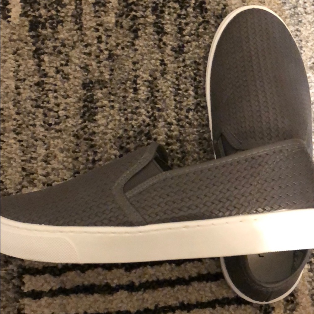 Maurices sz 7.5 sneakers